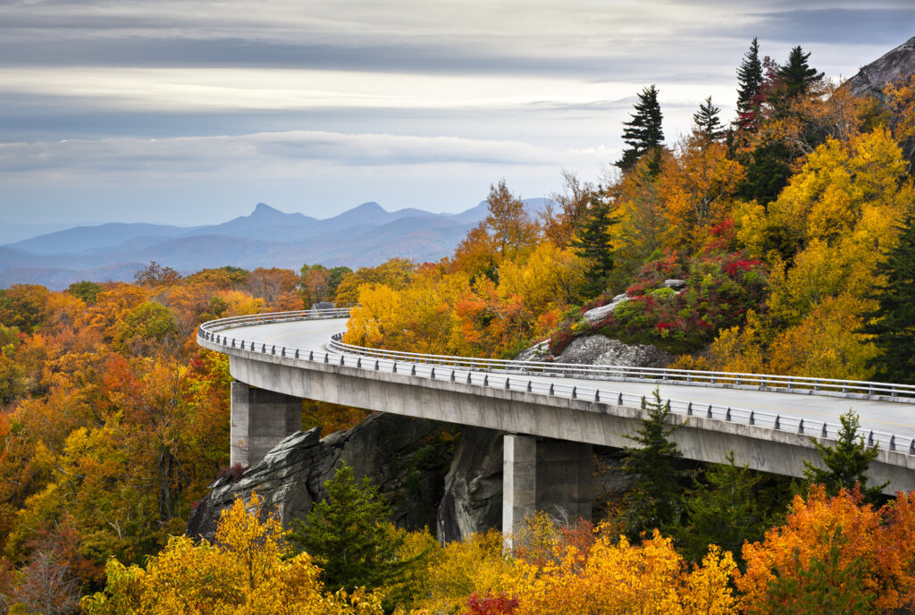 blue,ridge,parkway,autumn,linn,cove,viaduct,fall,foliage,mountains