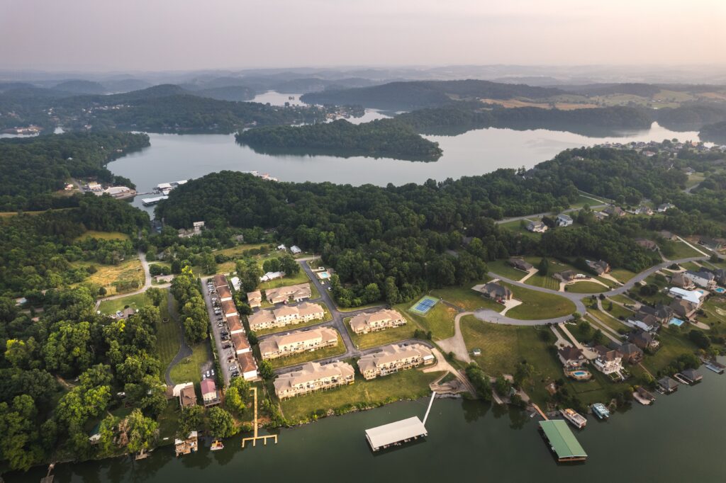 sunrise,in,johnson,city,,tennessee,,aerial,view,of,boone,lake